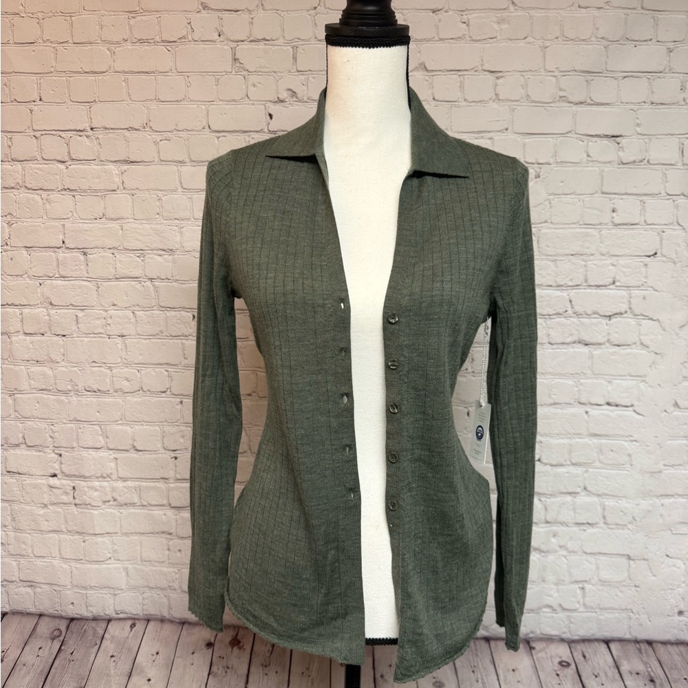 Abercrombie + Fitch     100% MERINO WOOL Ribbed Button-Up Women's Top